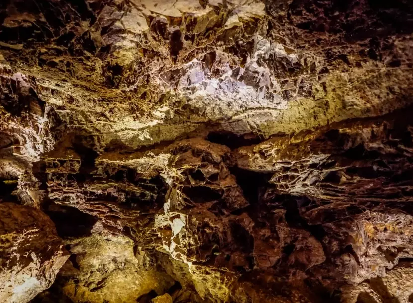 Wind Cave vs Jewel Cave