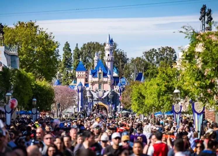 best time to visit California to avoid crowds