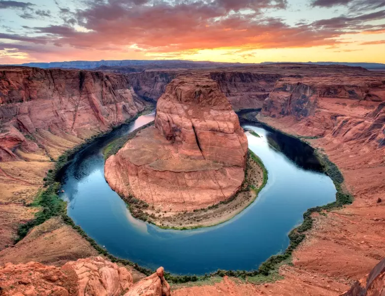 when to travel to America