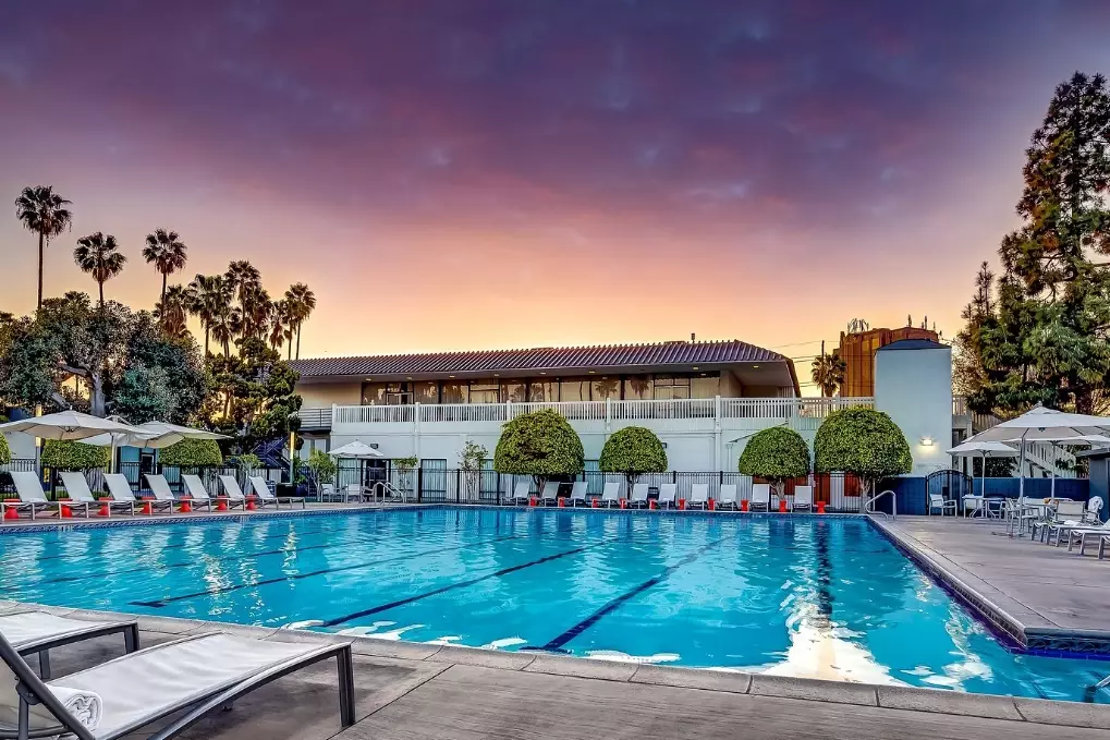 Anaheim resort area hotels